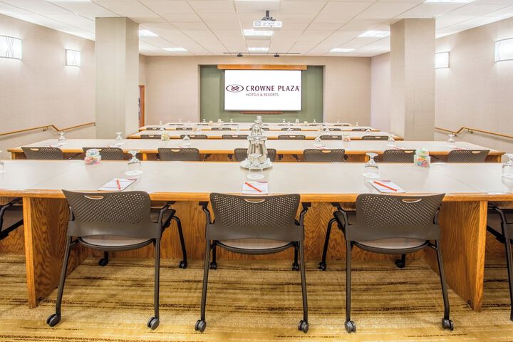 Crowne Plaza Phoenix - Chandler Golf Resort by IHG