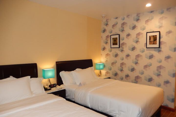 Room 18 of 25