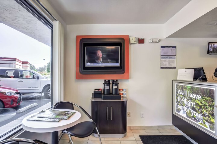 Motel 6 Medford OR