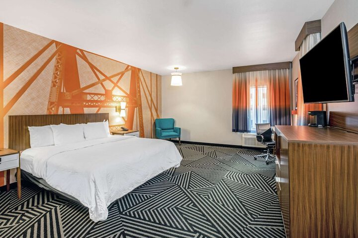 Room 22 of 40