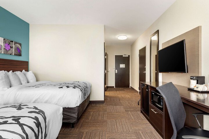 Room 11 of 32