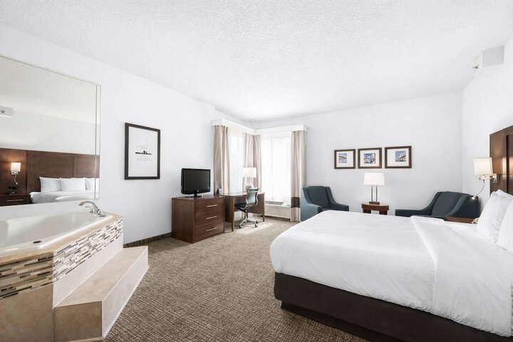 Comfort Suites Baymeadows Near Butler Blvd