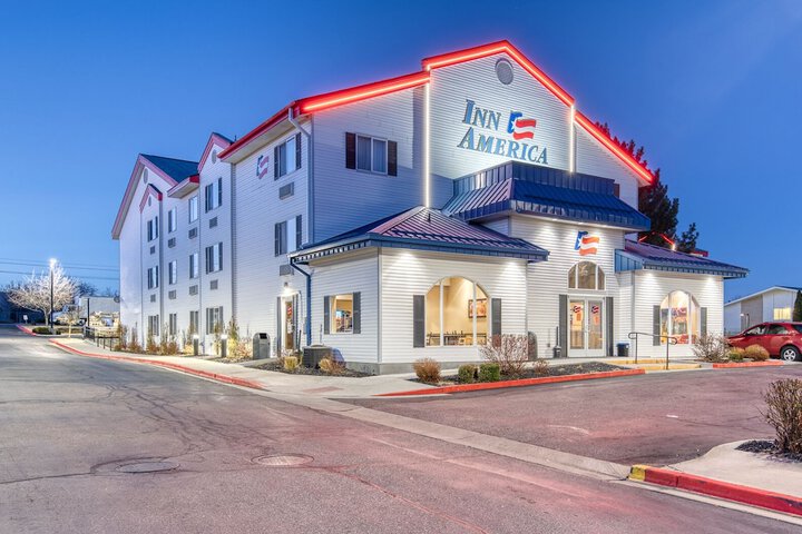 Hotel 7 of 52
