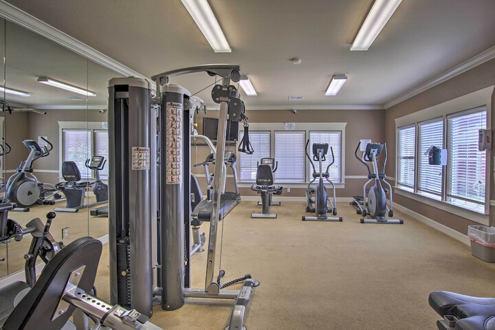 Walk to Lake: Family Gem w / Pool Access in Afton