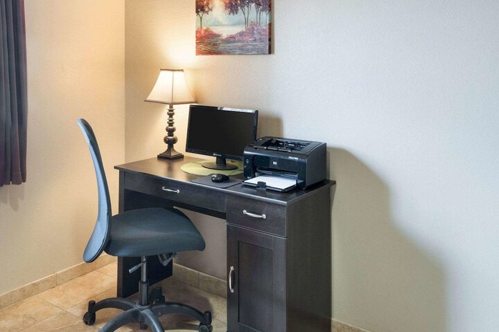 Business Center 54 of 57