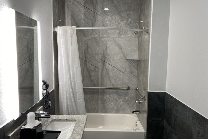Room 10 of 23