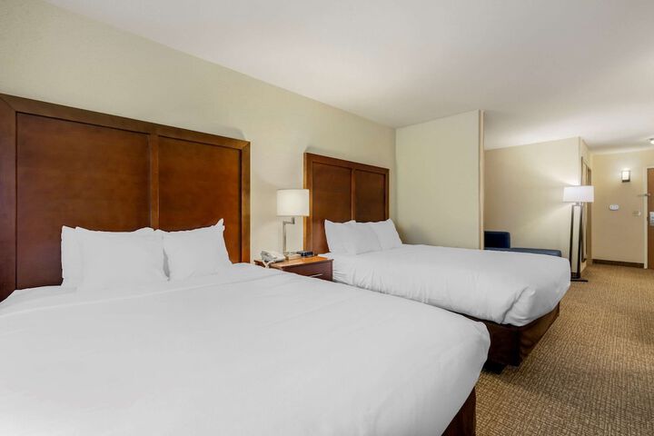 Room 32 of 54