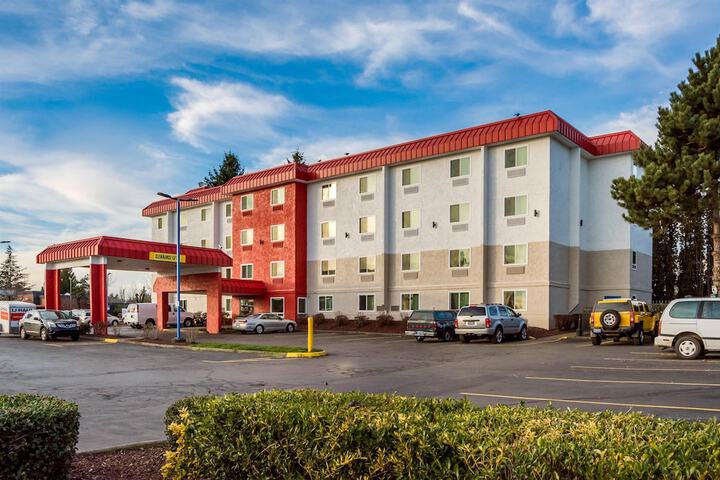 Hotel 4 of 68