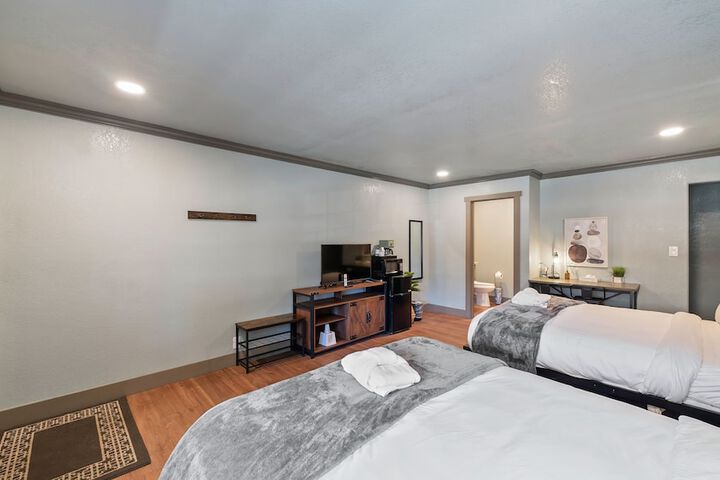 Room 11 of 35