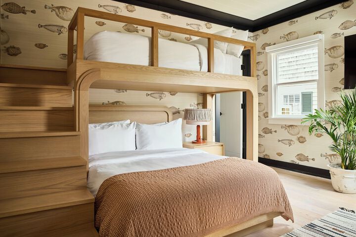 Room 48 of 155