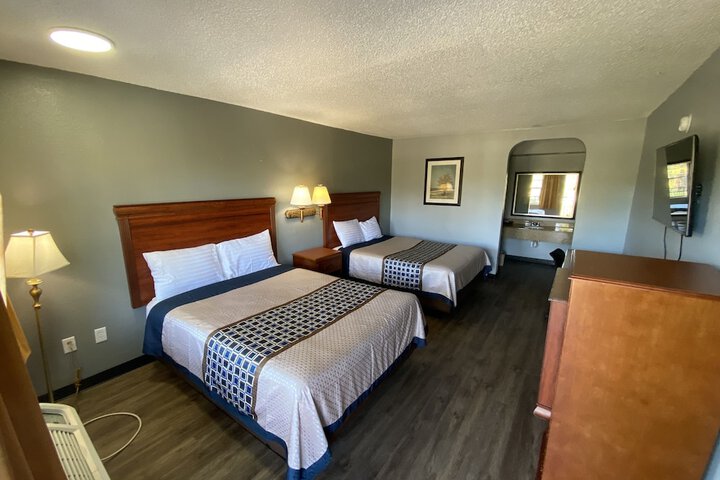 Room 7 of 19