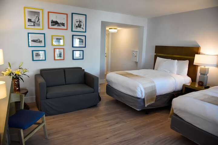 Room 10 of 30