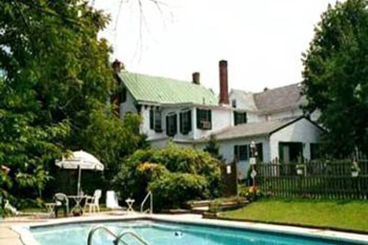 Isaac Hilliard House