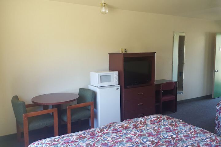Room 11 of 34