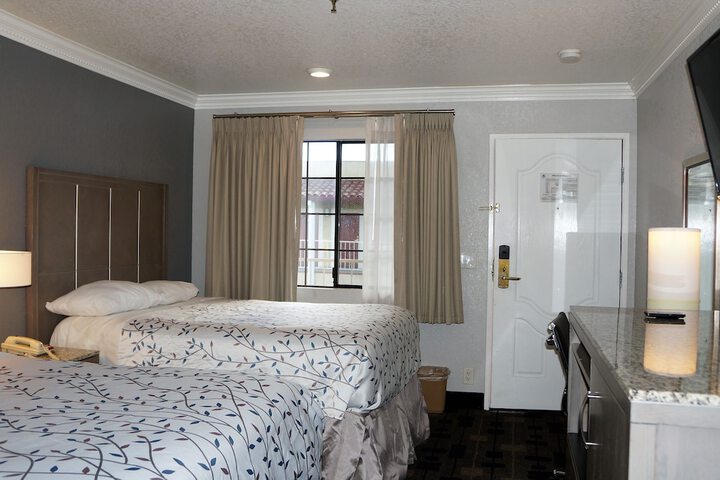 Room 50 of 64