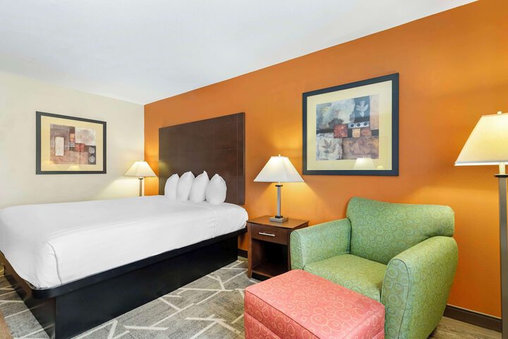Best Western Inn & Suites