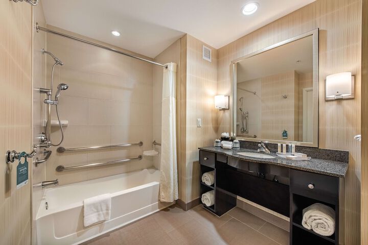 Homewood Suites by Hilton Oxnard / Camarillo
