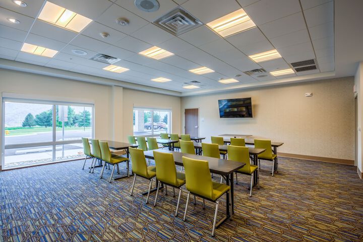 Holiday Inn Express & Suites Reedsville - State Coll Area by IHG