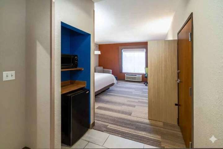 Holiday Inn Express Hotel & Suites Magee by IHG