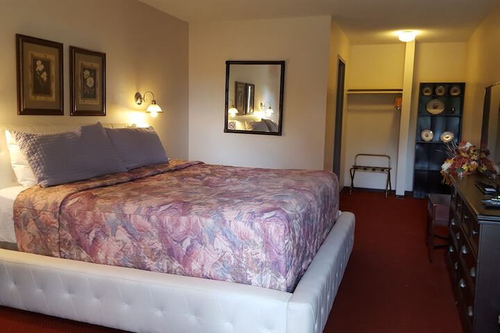 Room 54 of 80