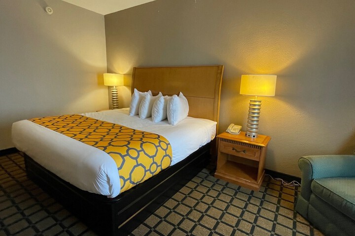 Room 26 of 33