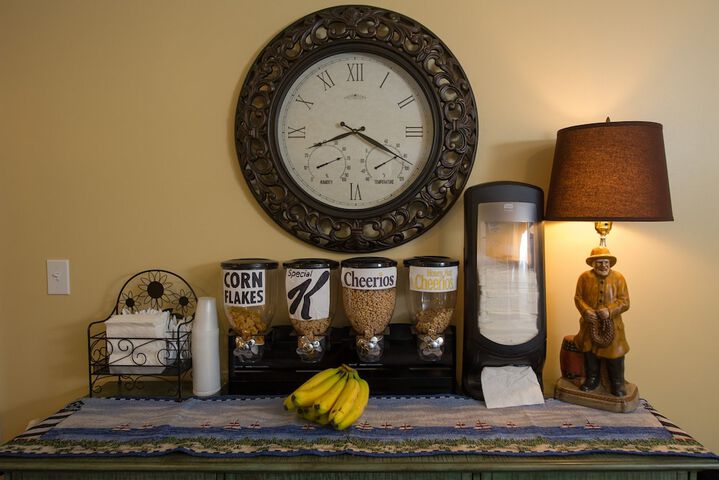 Breakfast/Coffee Service 26 of 30