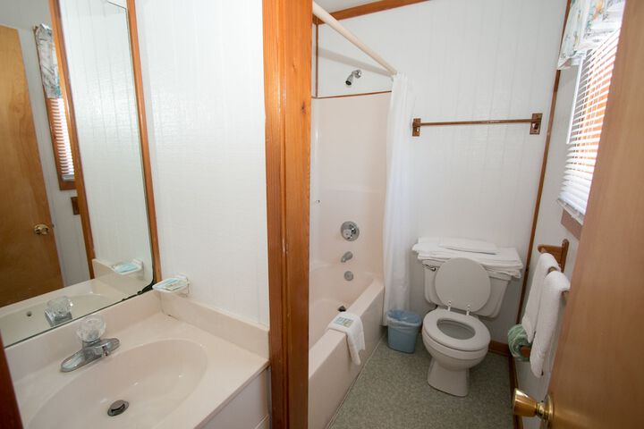 Room 119 of 199