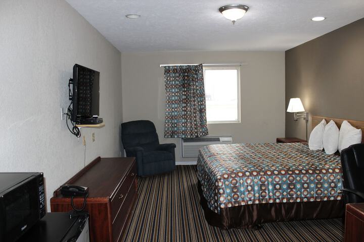Super 8 by Wyndham Missouri Valley