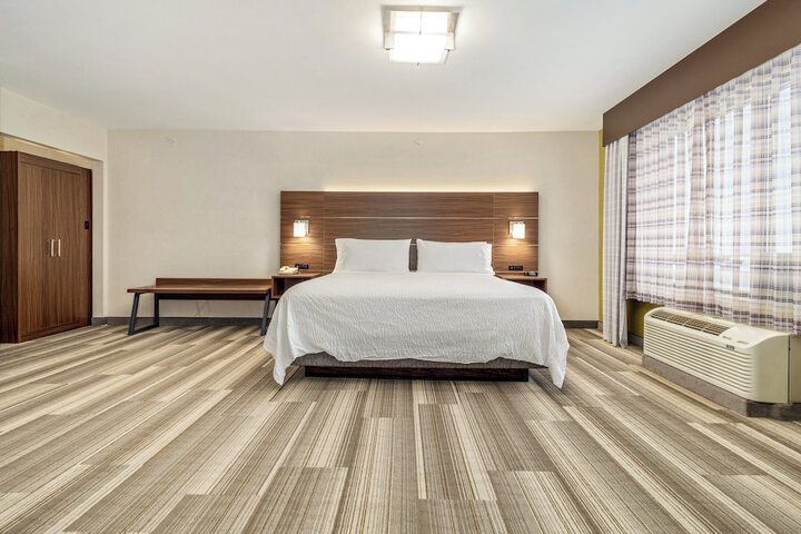 Room 227 of 348