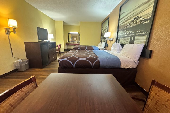 Super 8 by Wyndham Laurel