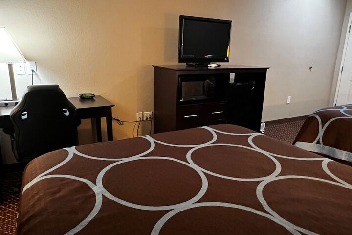 Super 8 by Wyndham Center
