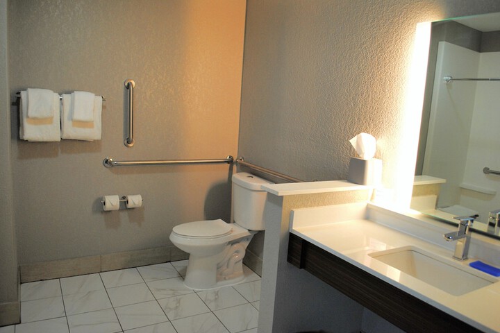 Room 8 of 23