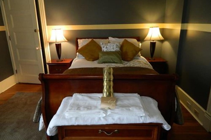 Room 7 of 28
