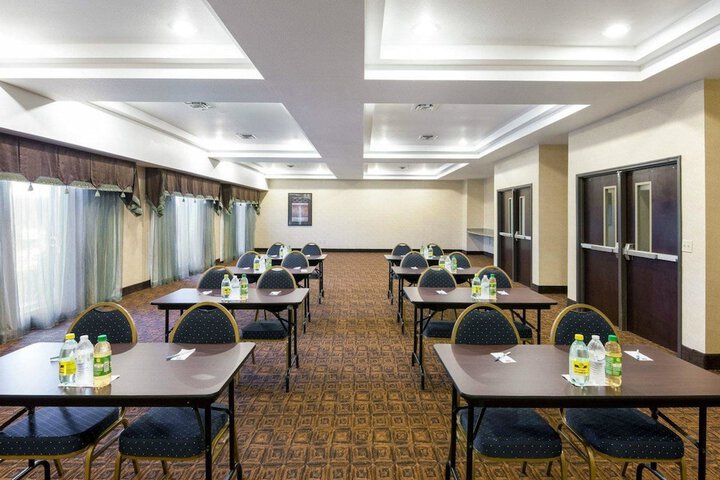 Comfort Inn & Suites Regional Medical Center