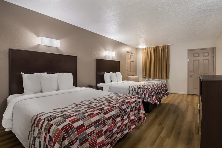 Room 10 of 33