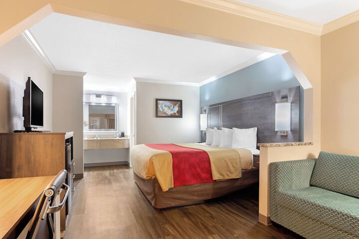 Room 13 of 26