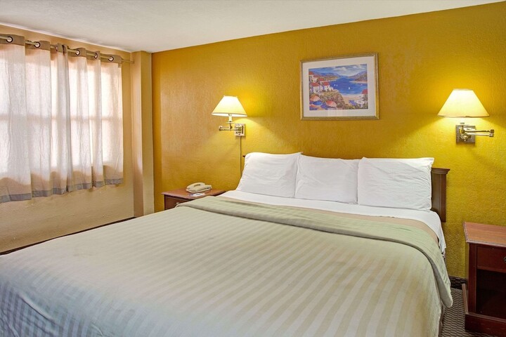 Room 14 of 14