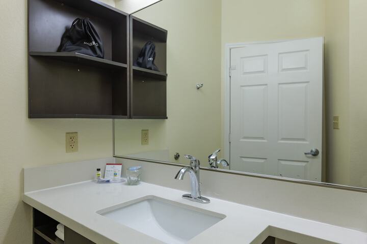 Room 27 of 36