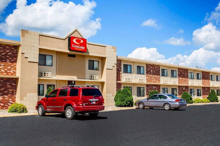 Hotel 2 of 33