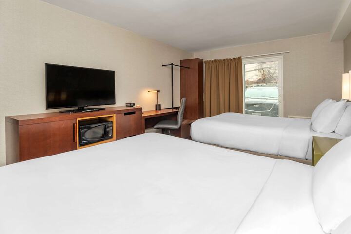 Room 30 of 48