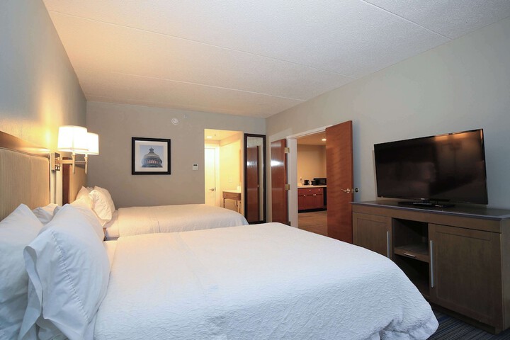 Room 10 of 42