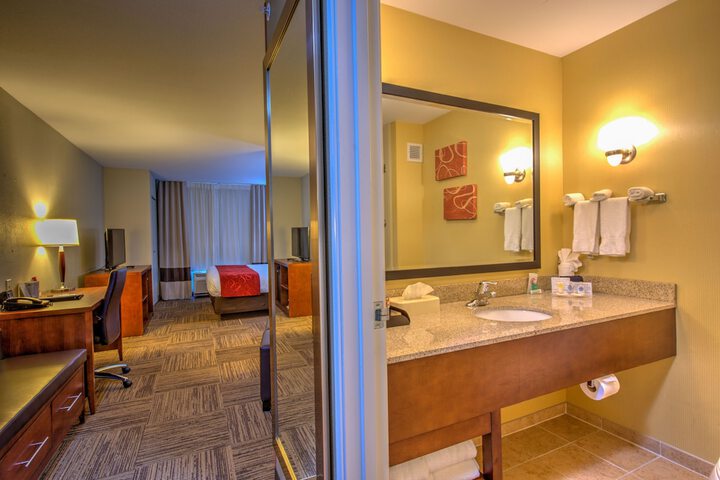 Comfort Suites Urbana Champaign University Area