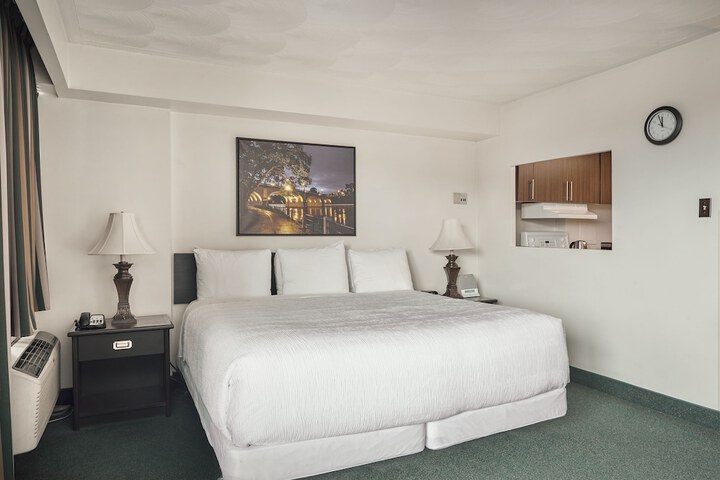 Room 27 of 49