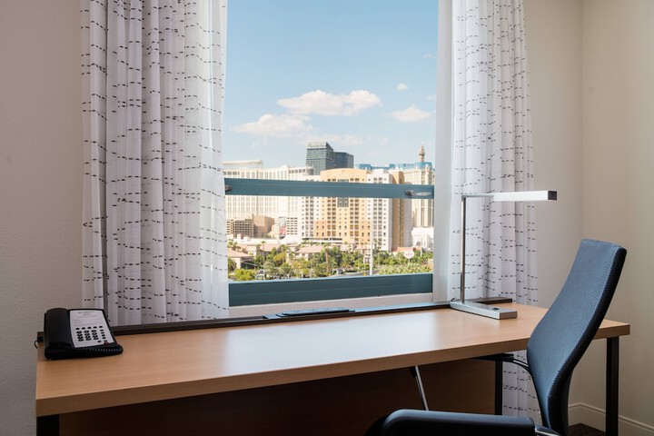 Room 21 of 36