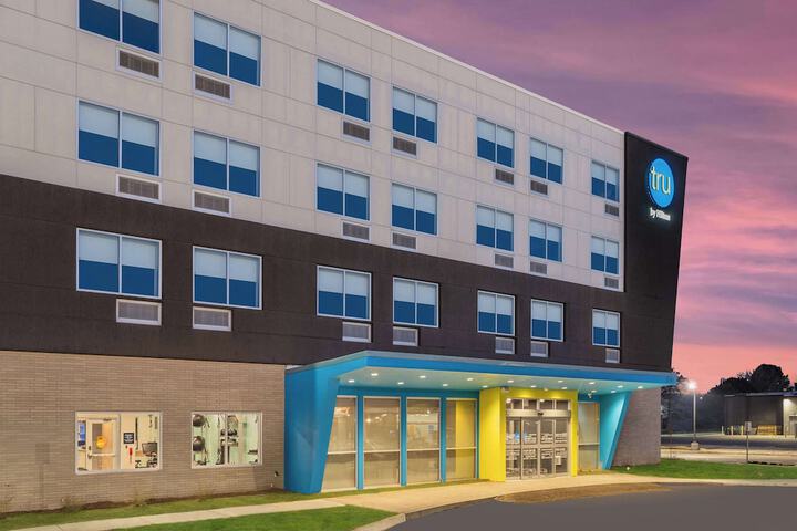 Tru by Hilton Janesville
