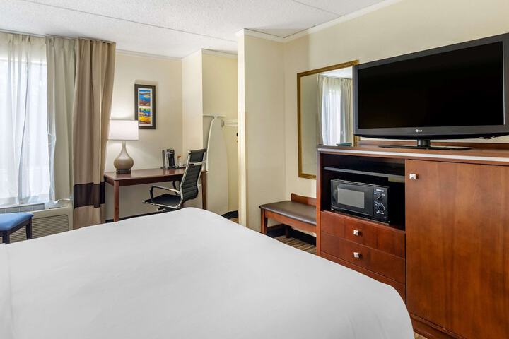Room 14 of 42