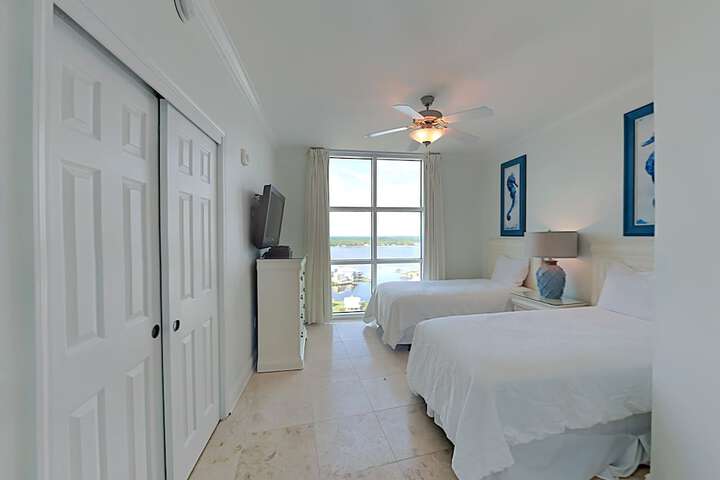 Room 43 of 65