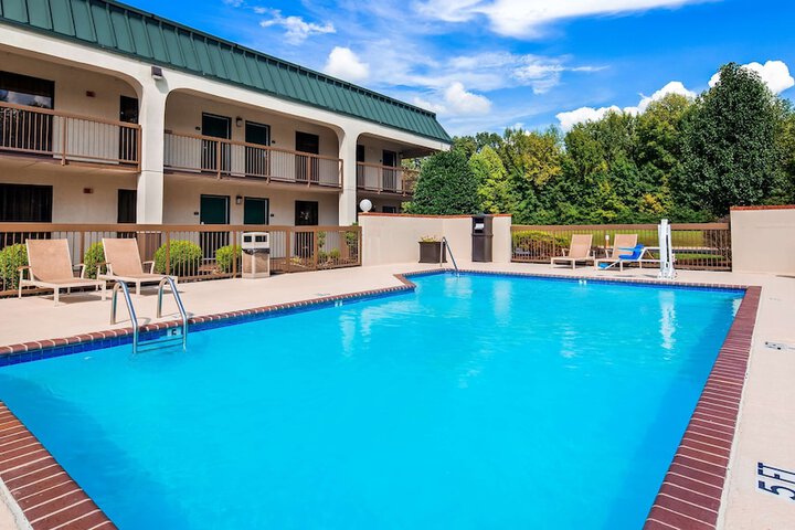Pool 2 of 10