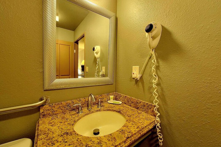 Rockview Hotel Castle Rock Downtown