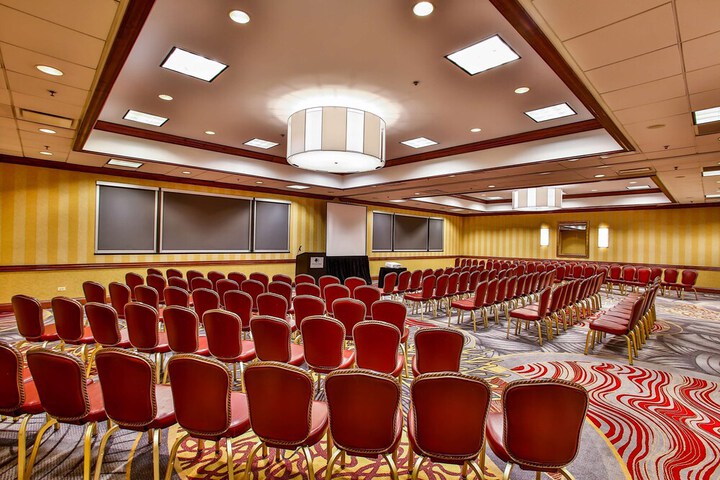 DoubleTree by Hilton Chicago - Alsip